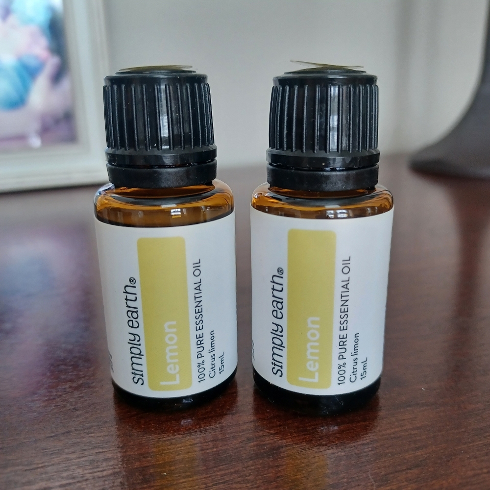 Lemon Essential Oil - Amber and Black